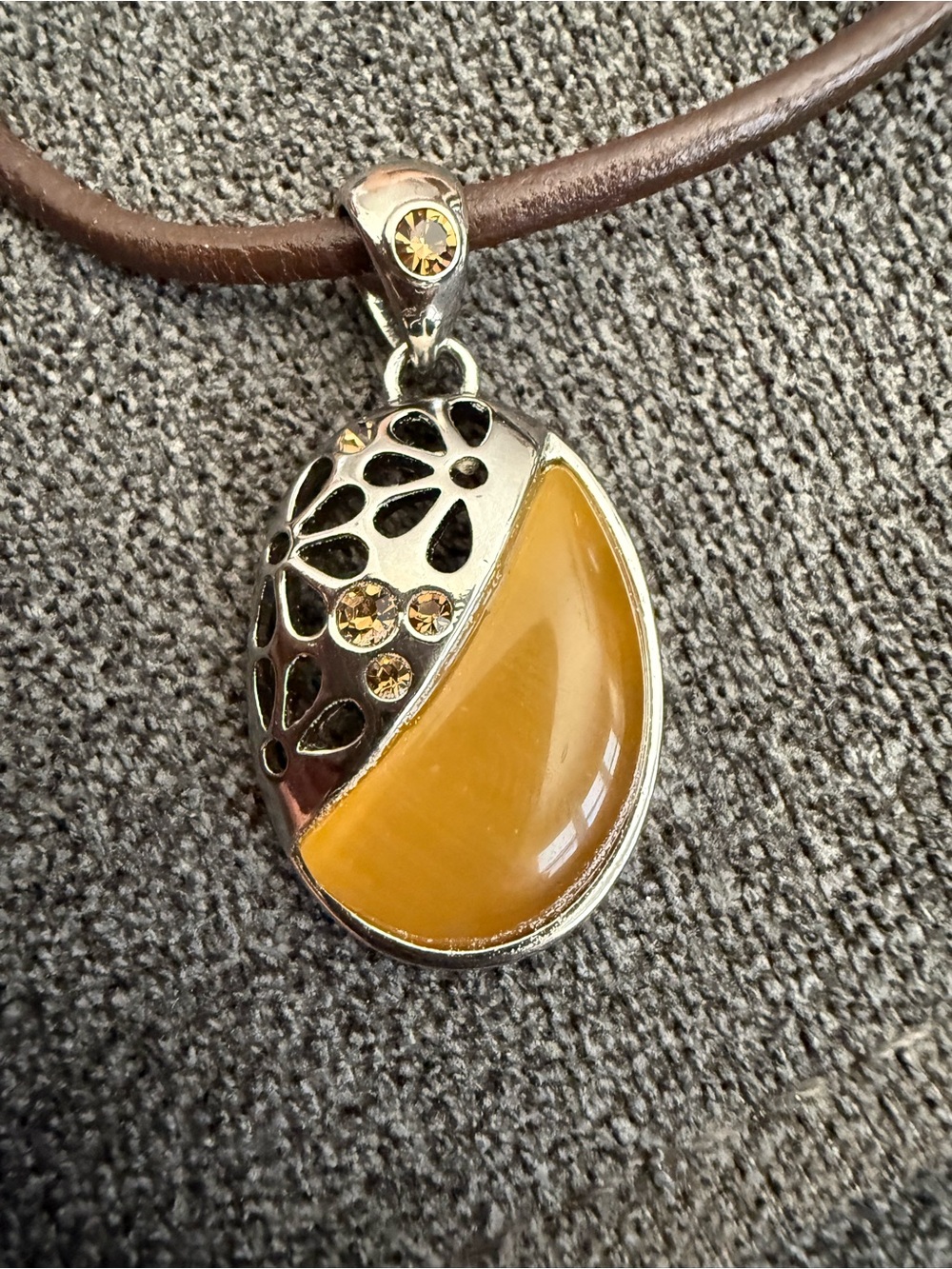 Lia Sophia Amber Pendant Necklace - Topaz